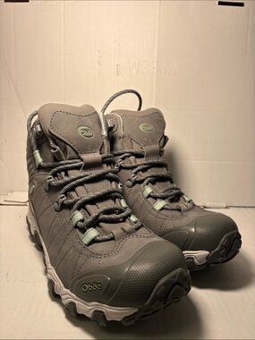 Oboz Women's Lace-Up Hiking Boots in Grey Size 7.5